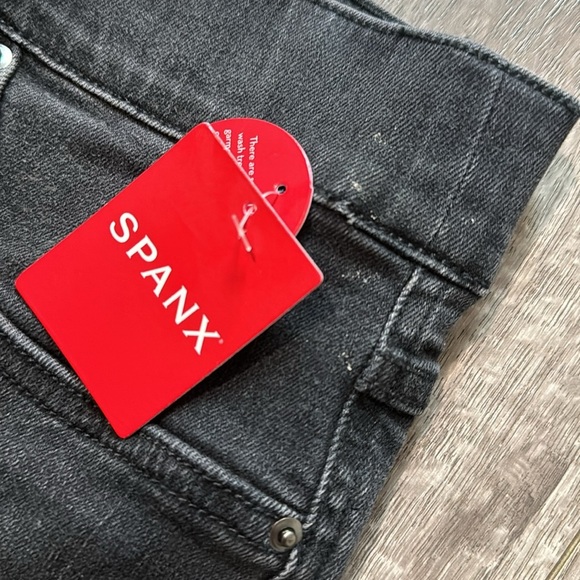 NWT SPANX Straight Leg Jeans, Black M - Picture 8 of 10